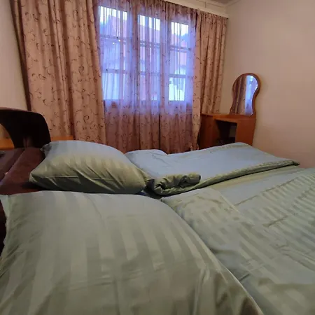 Regina Πανσιόν Γιαρέμτσε