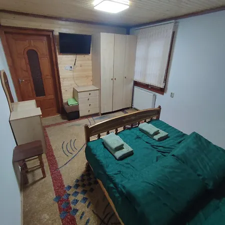 Regina * Γιαρέμτσε